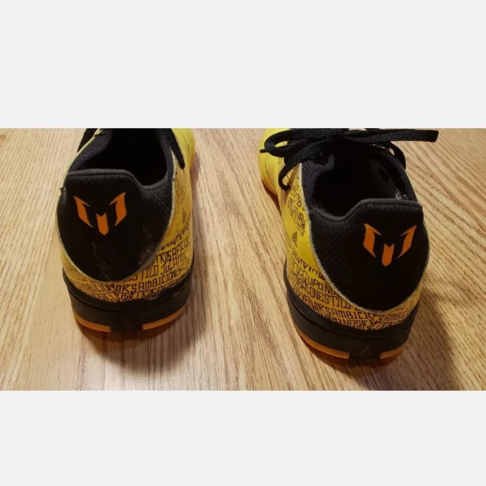 Adidas Men's Cleats Size: 6 Yellow and Black